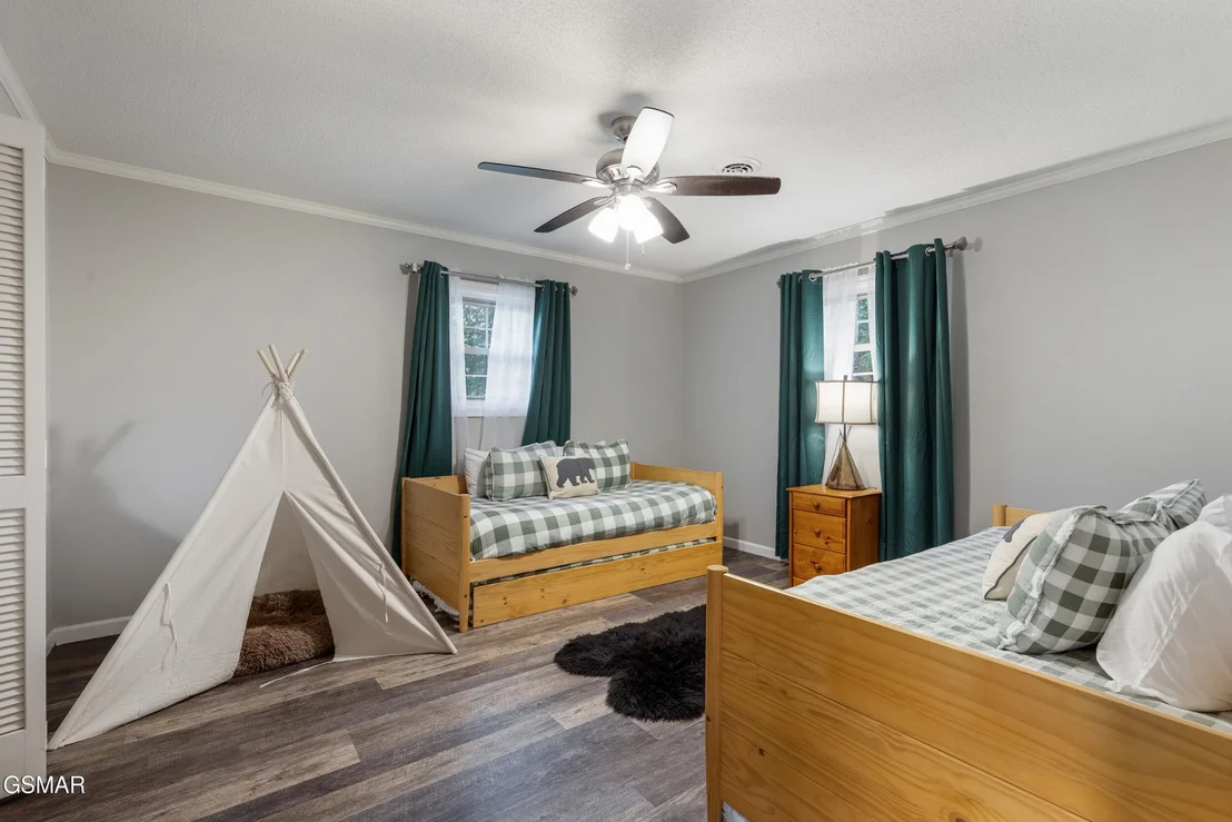Photo of 2887 Pine Haven Drive