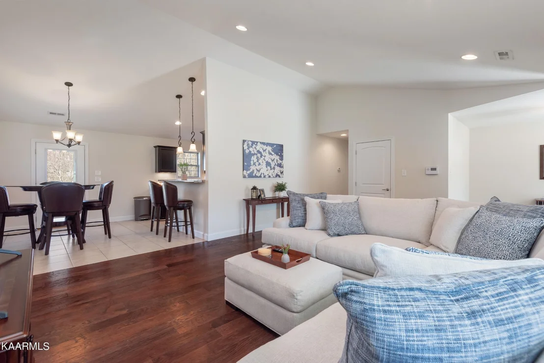 Photo of 7228 Thornbrook Lane