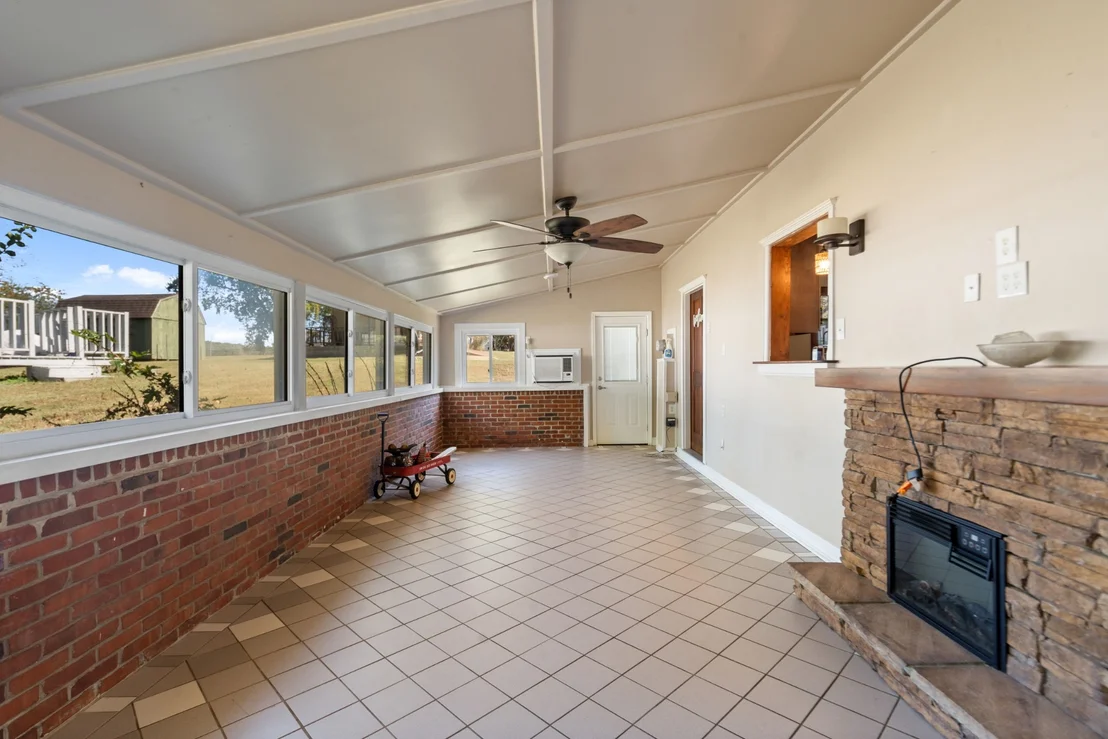 Photo of 116 W Swan St