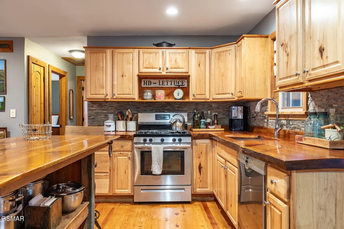 Photo of 818 Reagan Circle