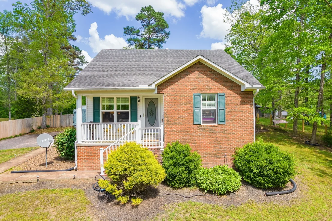 Photo of 455 Madison Cir