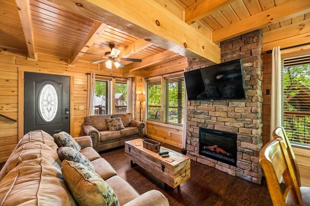 Photo of 220 Alpine Mountain Way