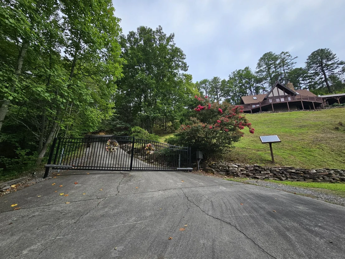 Photo of 2729 Hatcher Mountain Road