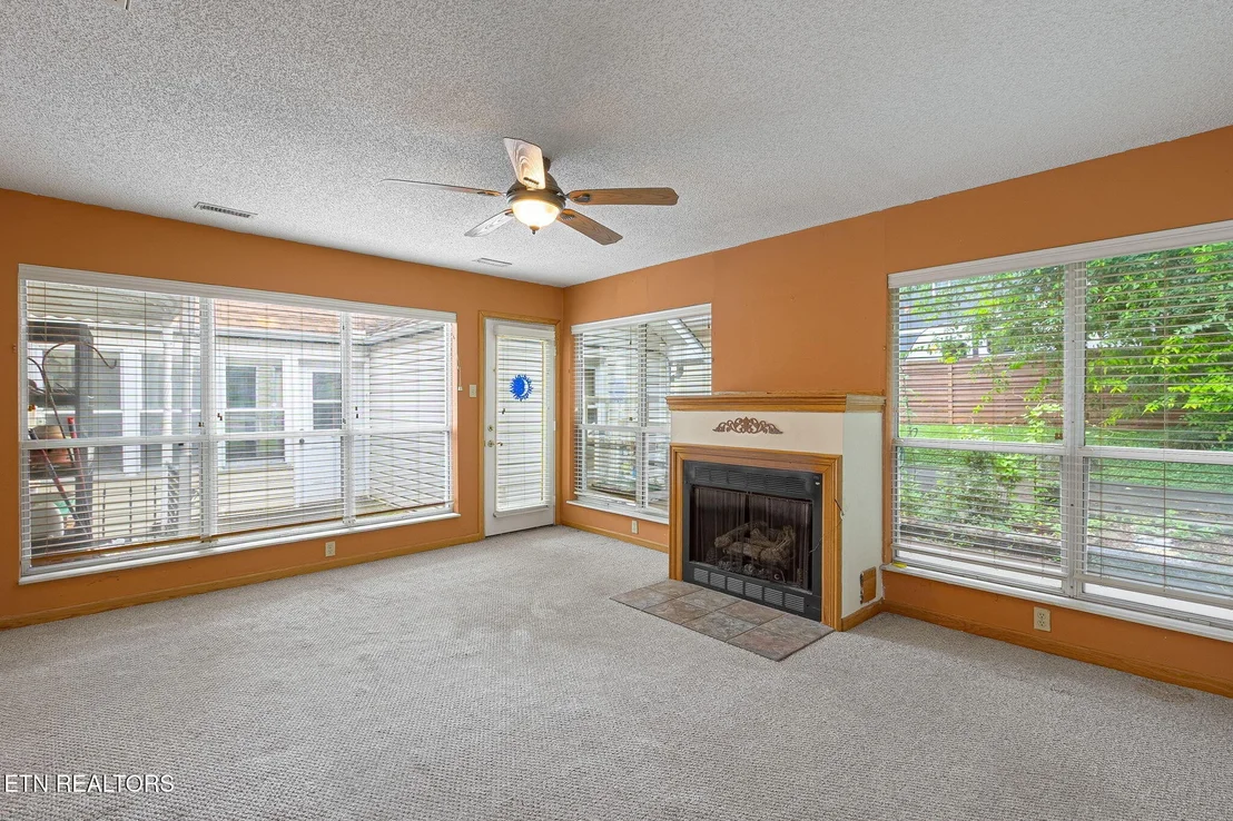 Photo of 679 N Wright Rd