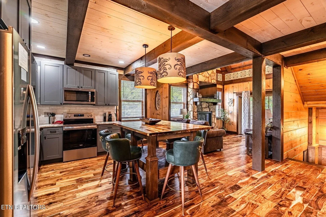 Photo of 615 Rainbow Rd