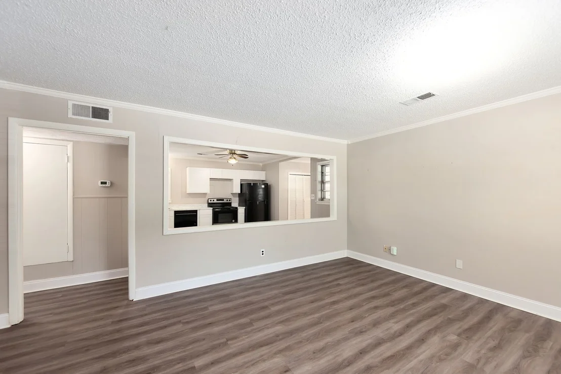 Photo of 566 Pearson Dr