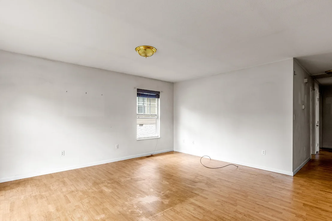 Photo of 232 W Edison Street