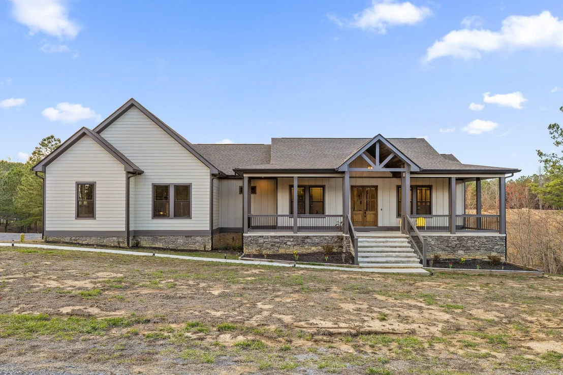 Photo of 2323 River Bluffs Drive