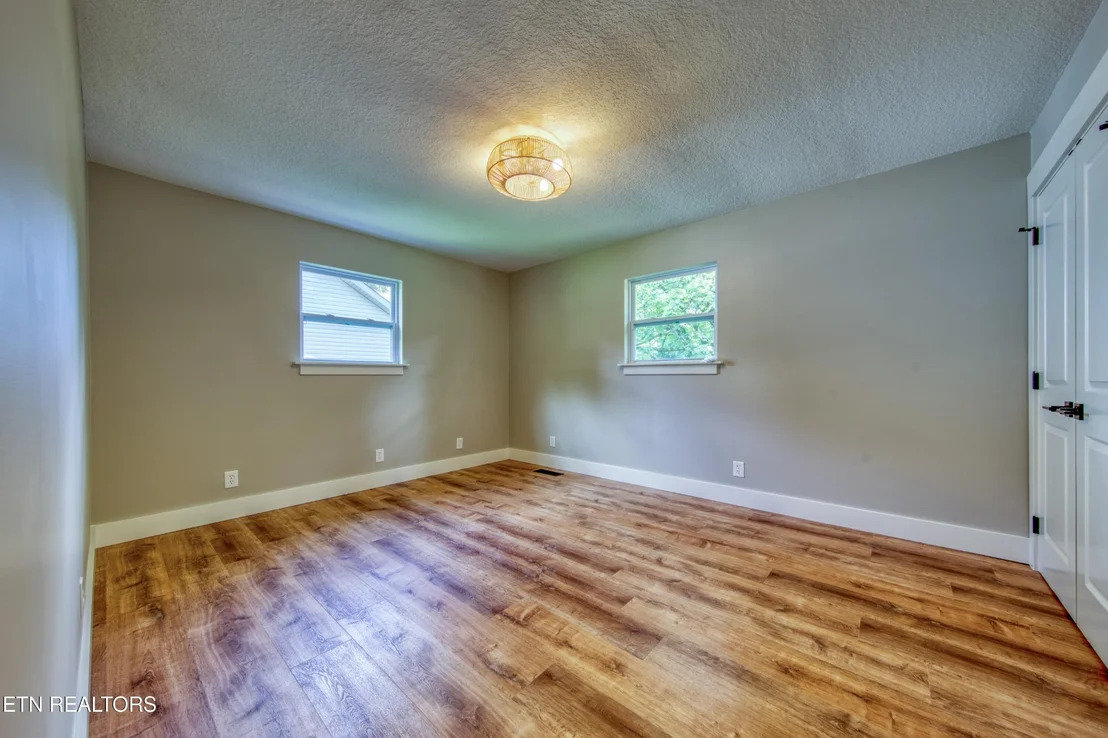 Photo of 1831 Outer Drive