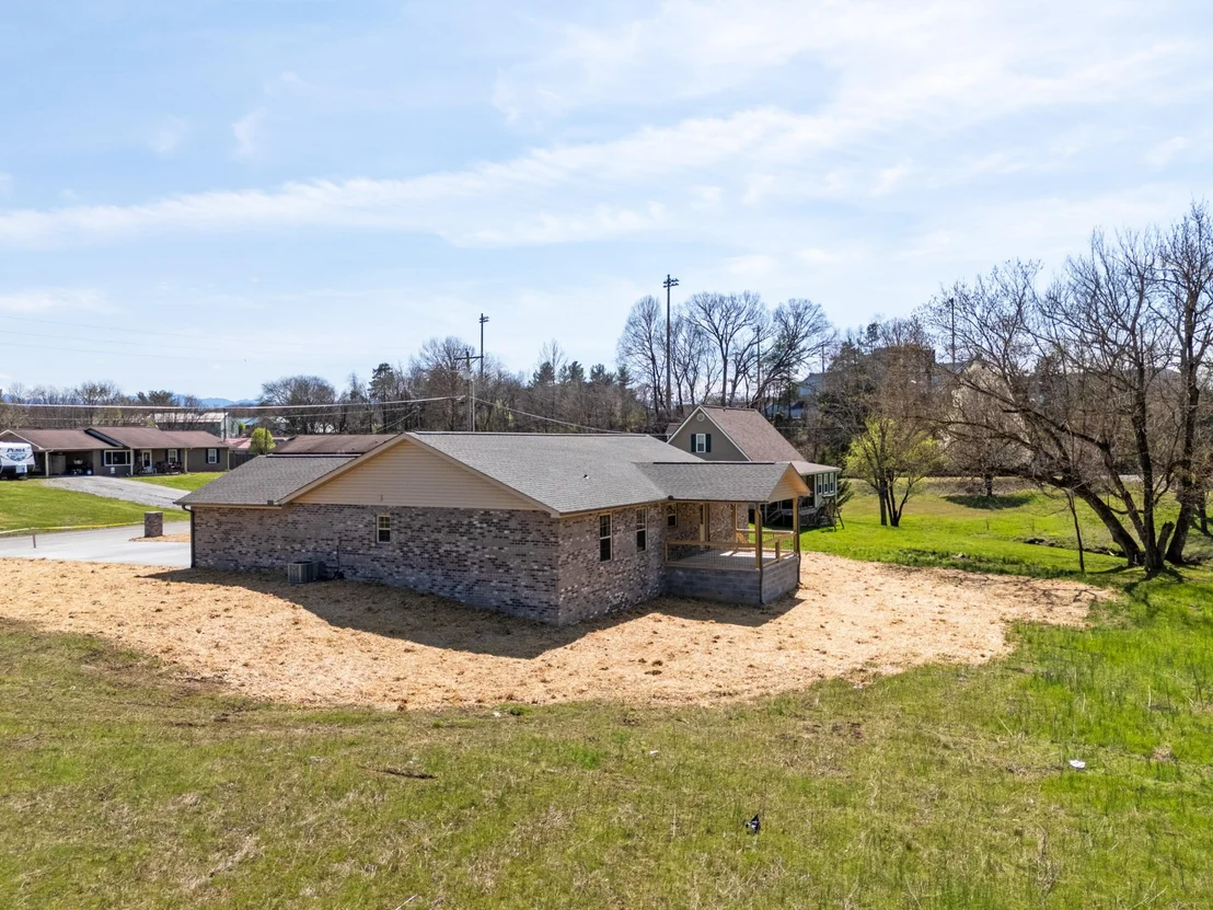 Photo of 208 Rivers Edge Lane