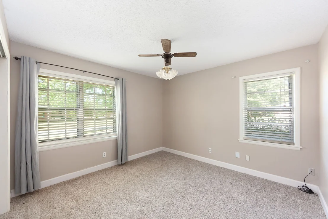 Photo of 566 Pearson Dr