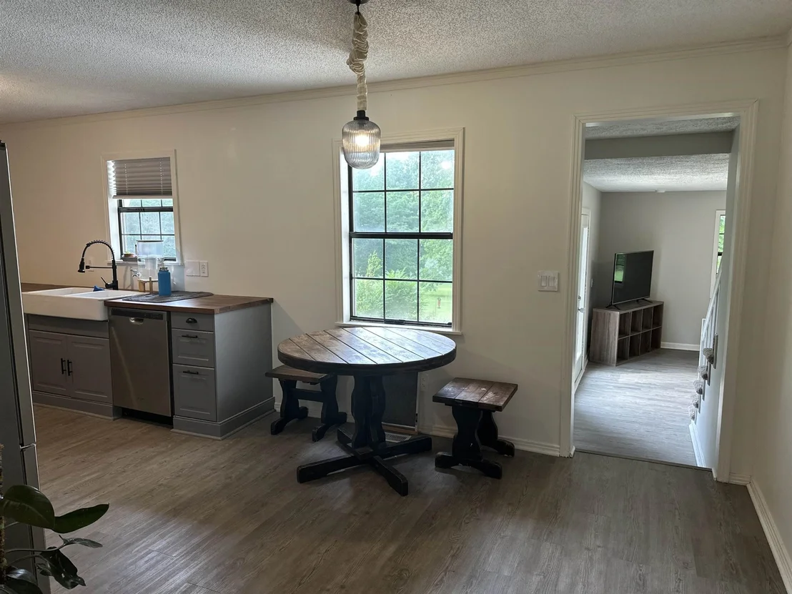 Photo of 185 PYBURNS DR