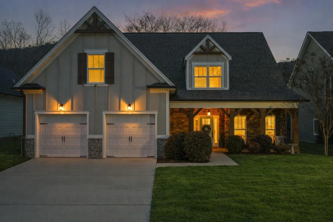 Photo of 595 Deer Valley Dr
