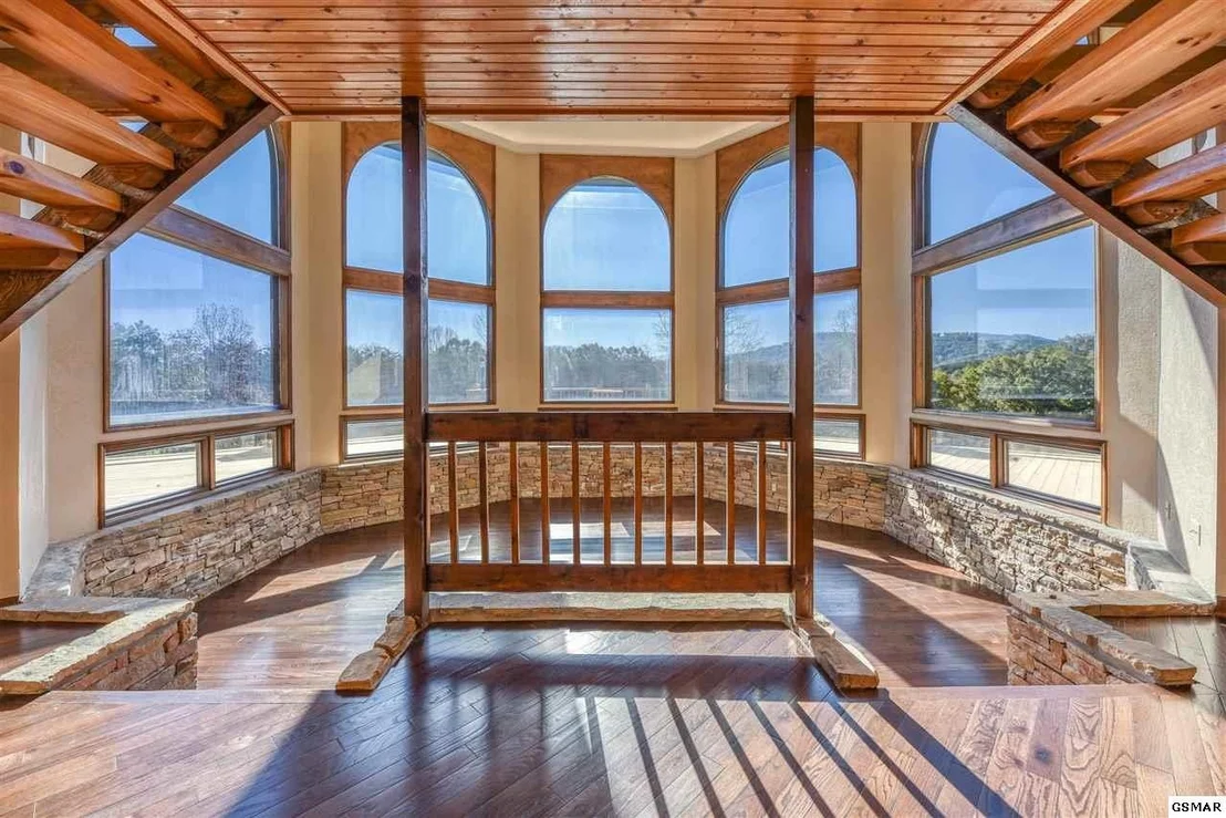Photo of 1252 Crestview Drive