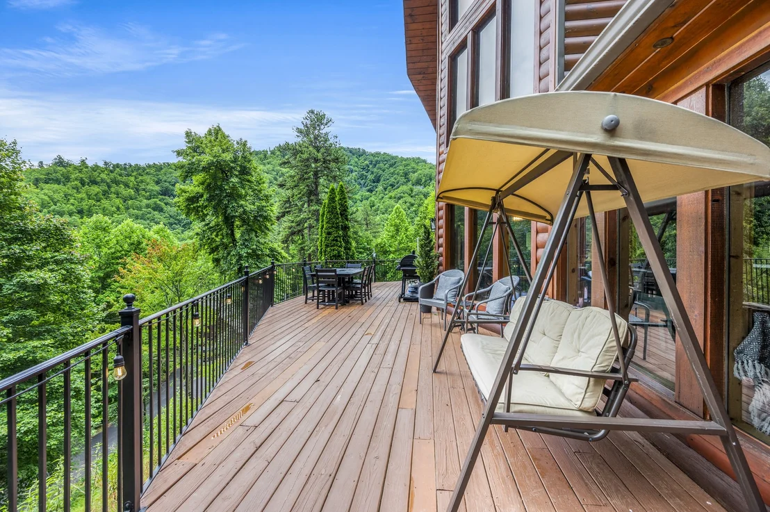 Photo of 2733 Pine Crest Ln