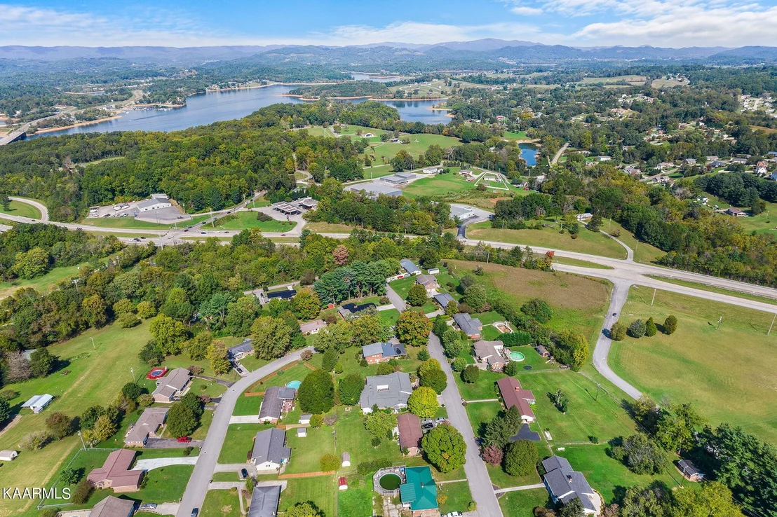 Photo of 2666 Lakemoore Drive