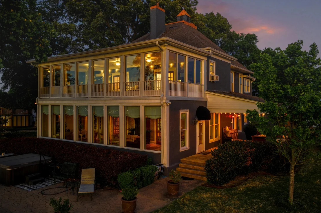 Photo of 46 N Crest Road