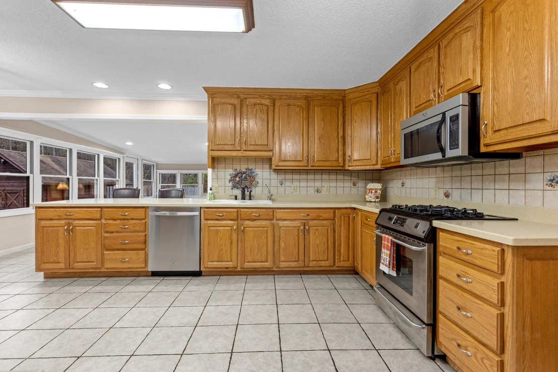 Photo of 446 Jamestown Road