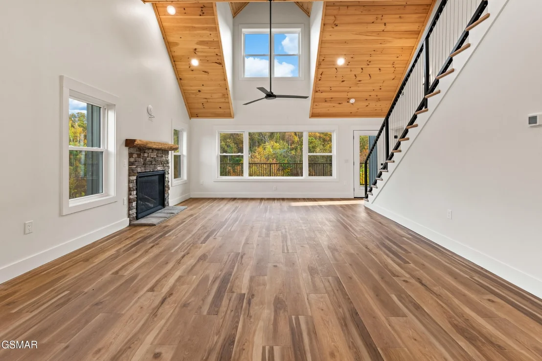 Photo of 652 Pinecrest Drive