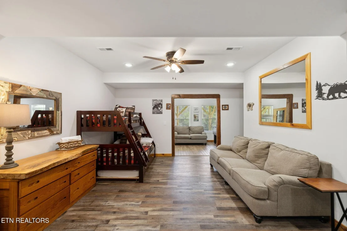 Photo of 330 Rainbow Circle