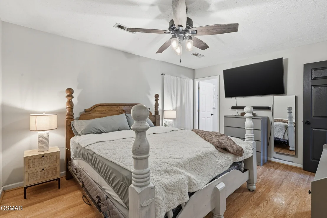 Photo of 223 River Valley Circle