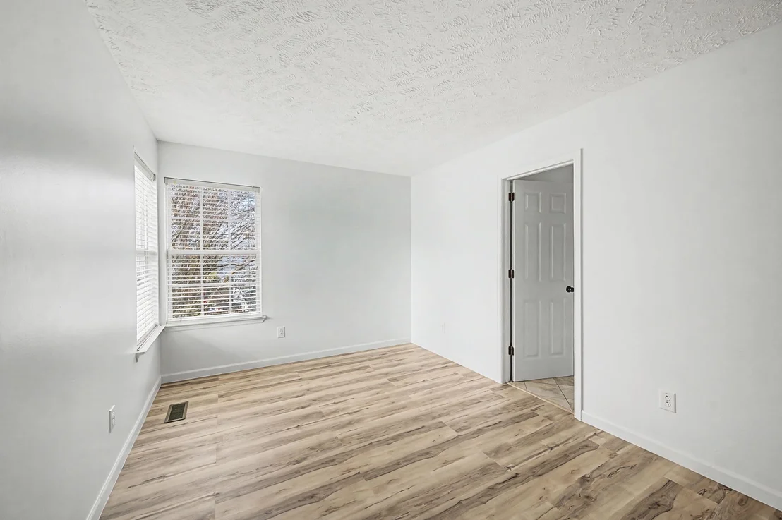 Photo of 82 Heaton Close