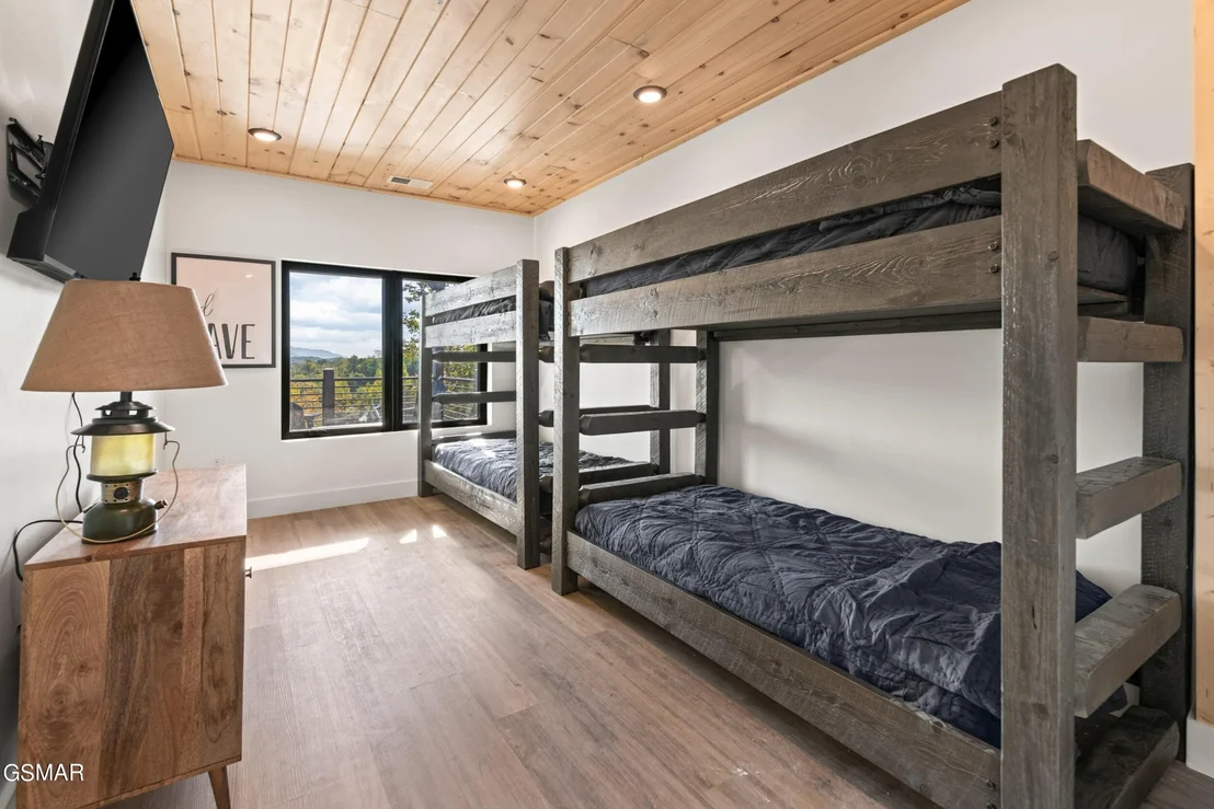 Photo of 405 Compass Point Way