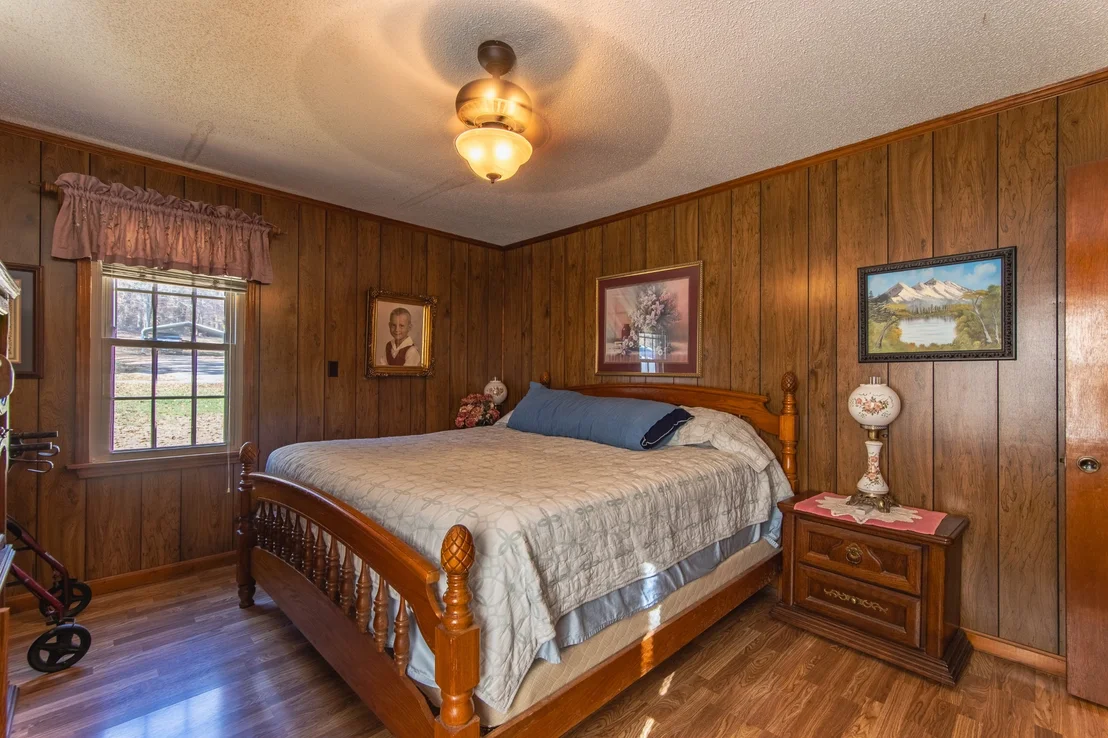 Photo of 605 Robinson Rd