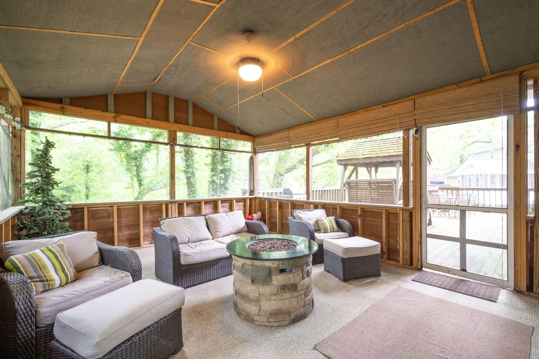 Photo of 497 Glenpoint Lane