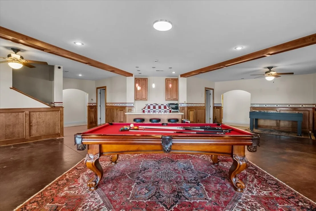 Photo of 867 River Oaks Dr