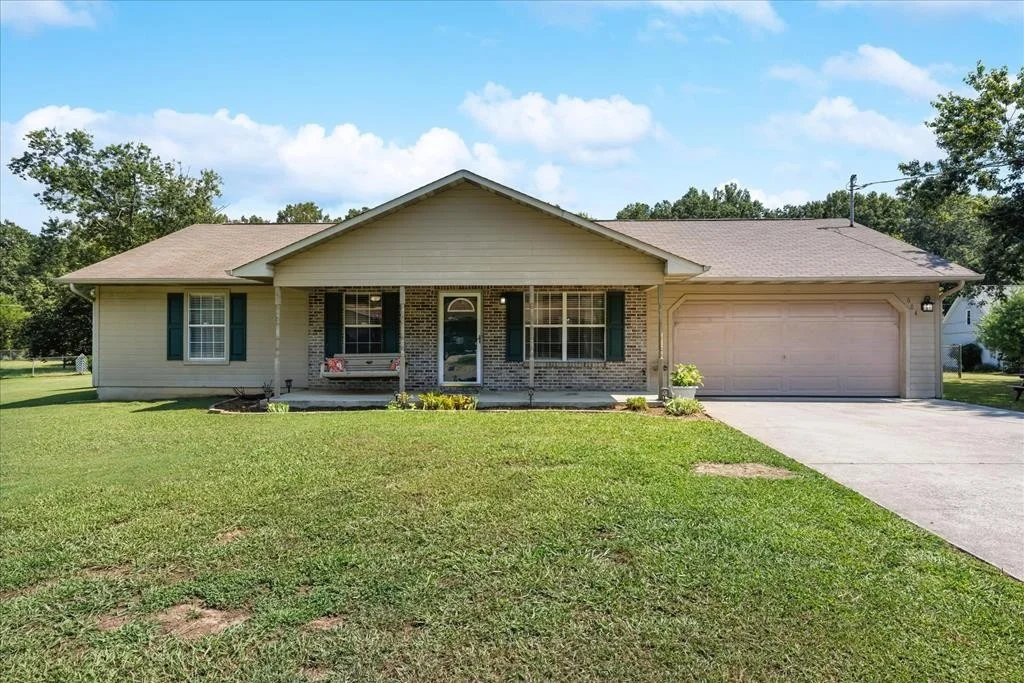 Photo of 604 Dwight Lane
