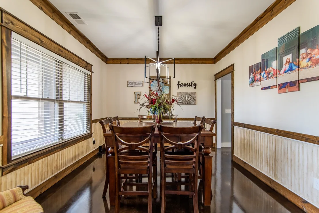 Photo of 800 COX DR