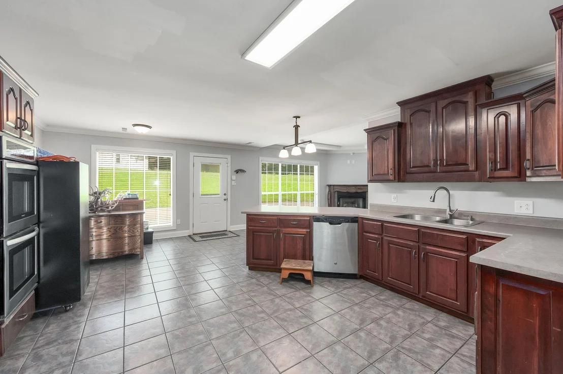 Photo of 135 DAVIS RD
