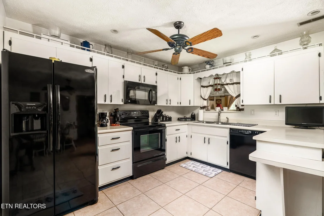Photo of 945 Circle Drive