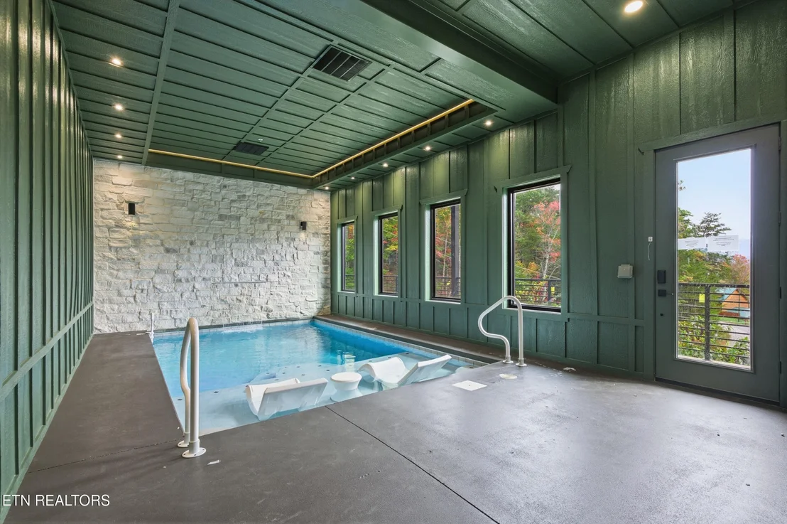 Photo of 1540 Bear Valley Rd