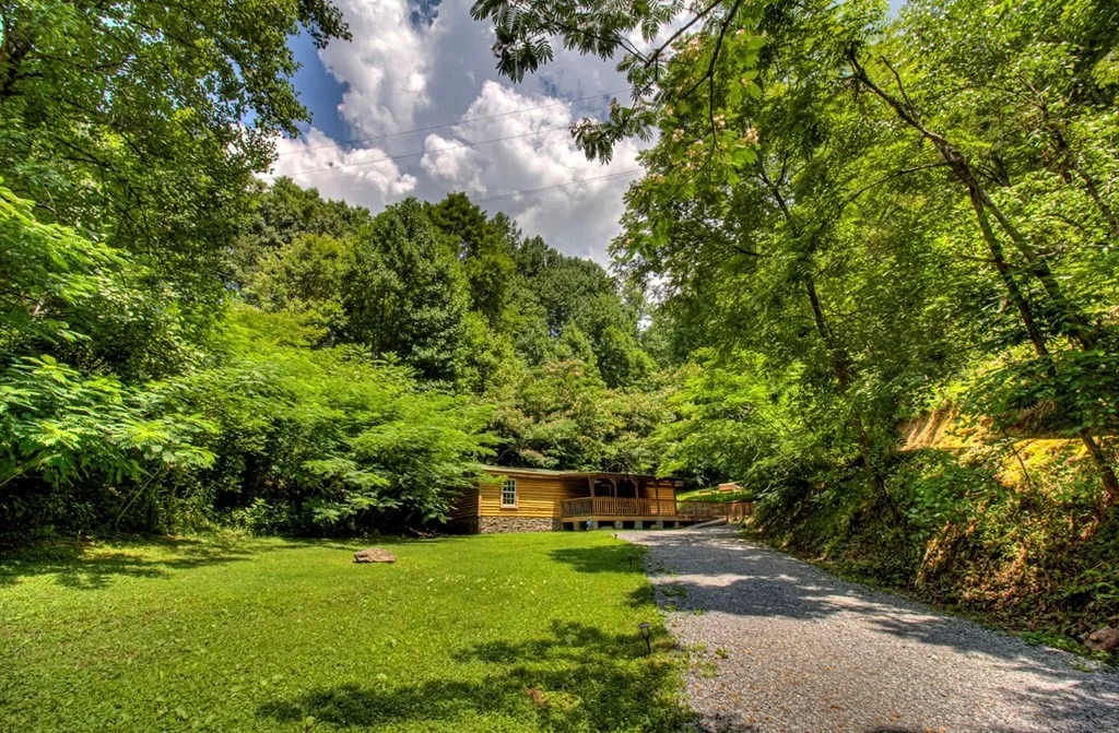 Photo of 2029 Mountain Spring Way