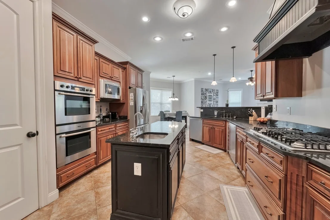 Photo of 2405 Canadaville Loop
