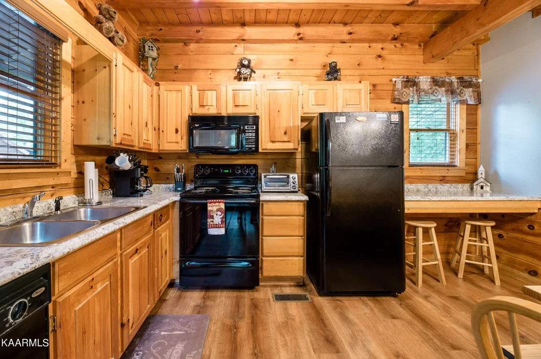 Photo of 704 Black Hawk Way