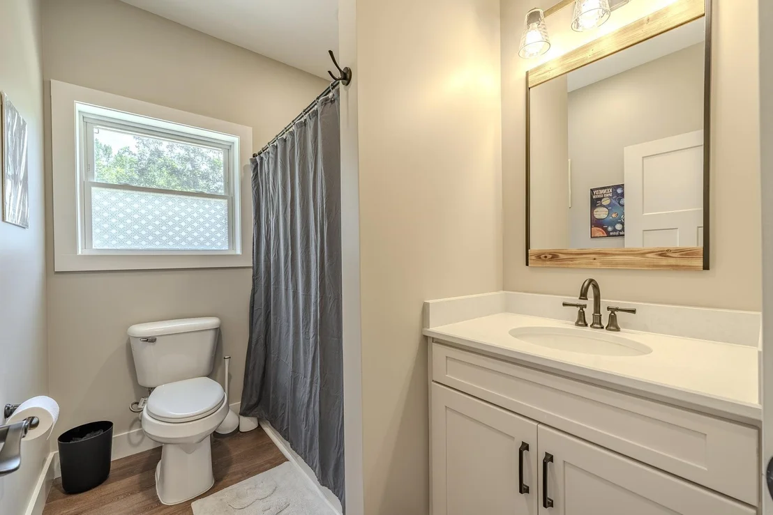 Photo of 395 WEST DR