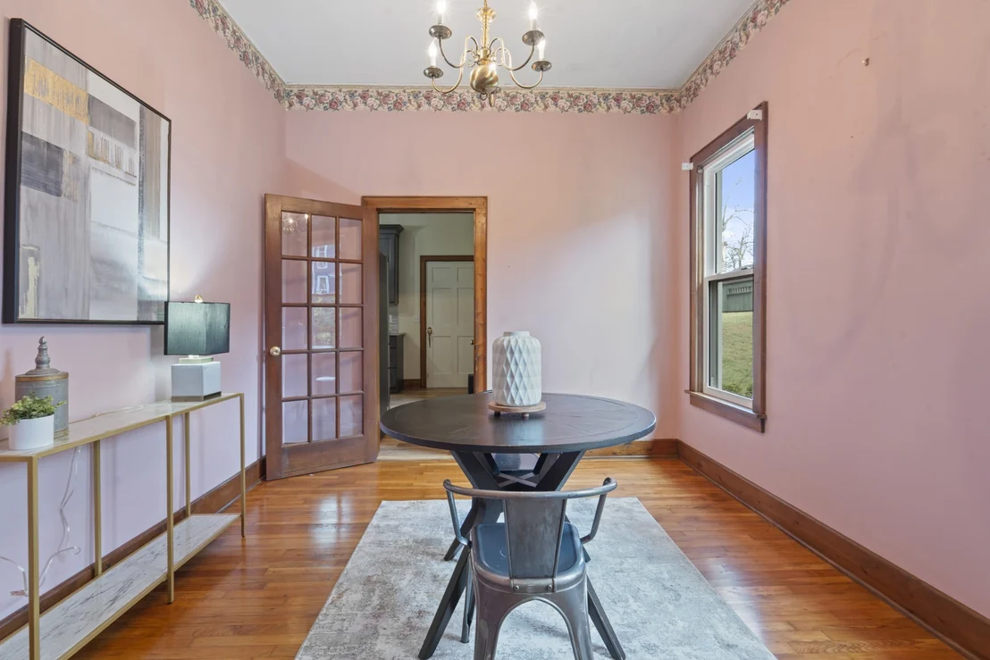 Photo of 116 W Swan St
