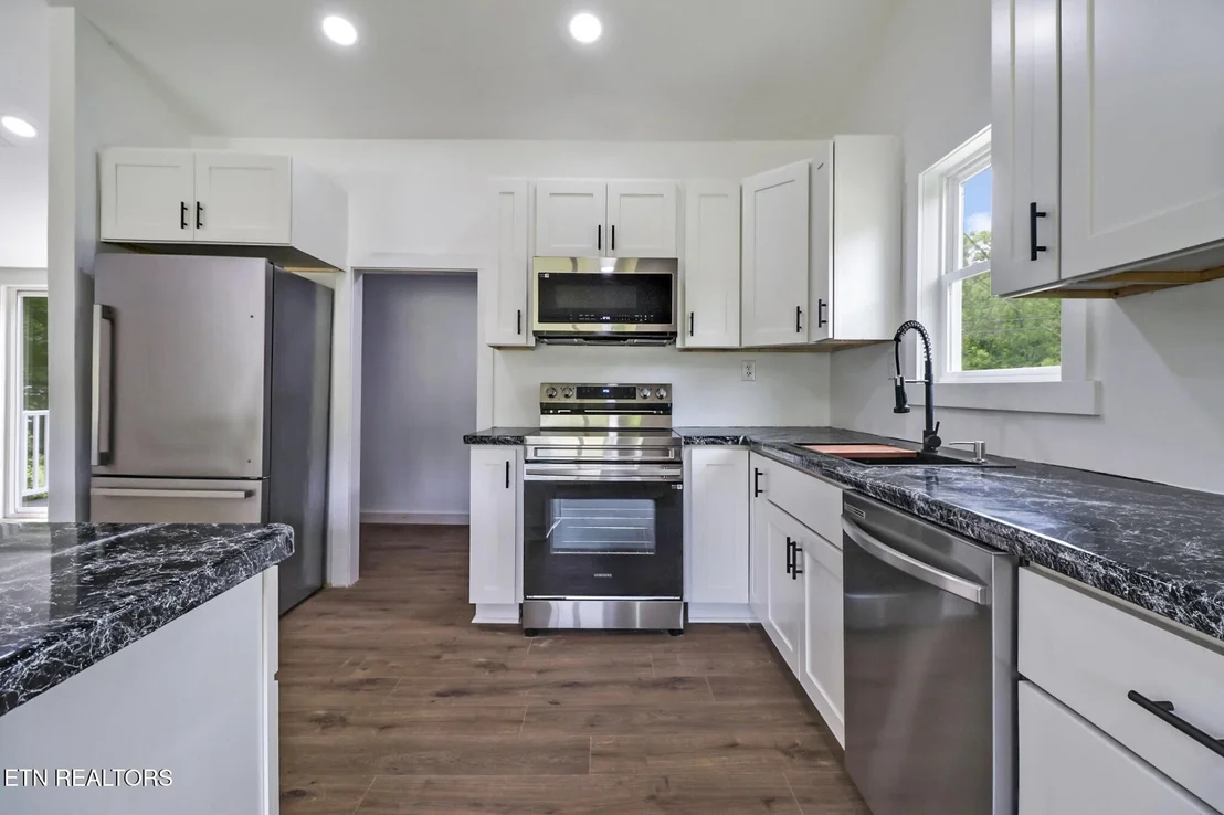 Photo of 1095 Franklin Rd