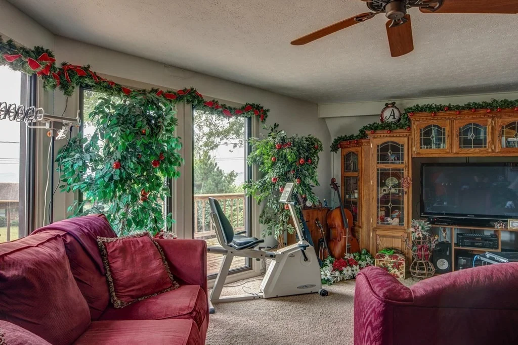 Photo of 372 Grandview Drive