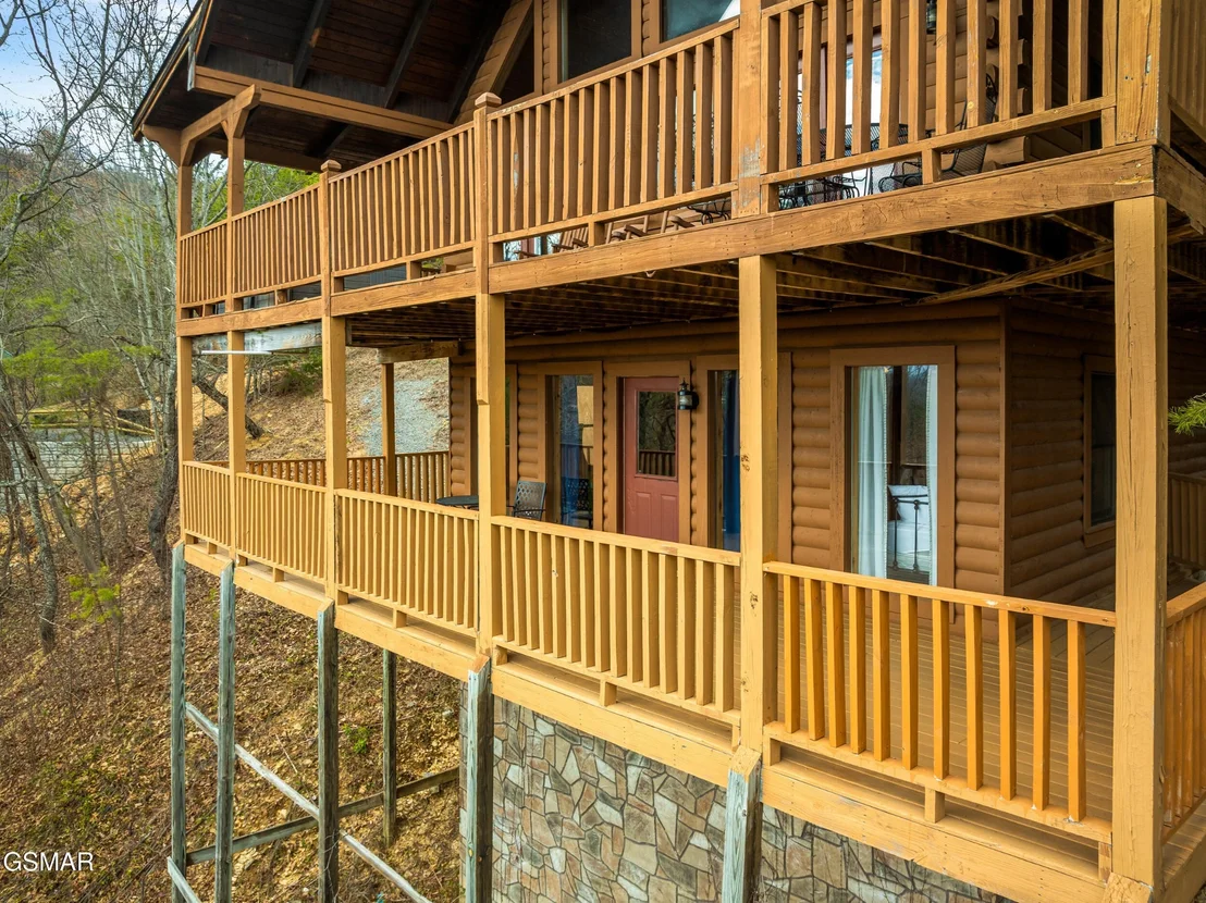 Photo of 1910 E Mountain View Way
