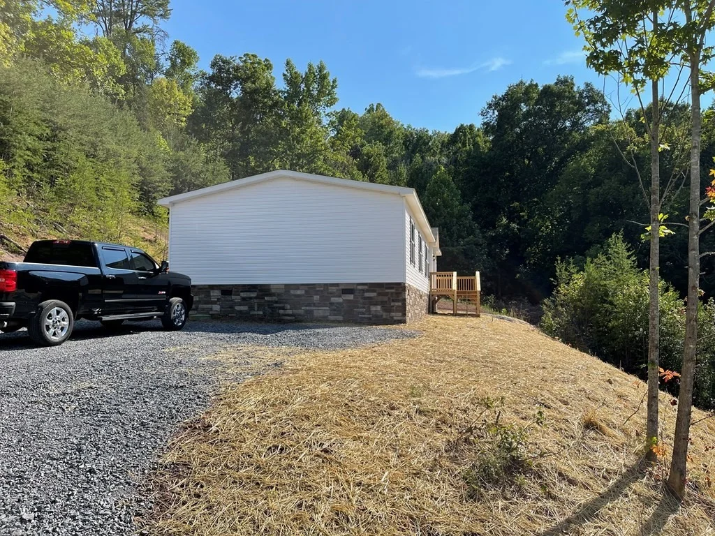 Photo of 1348 Bluets Road