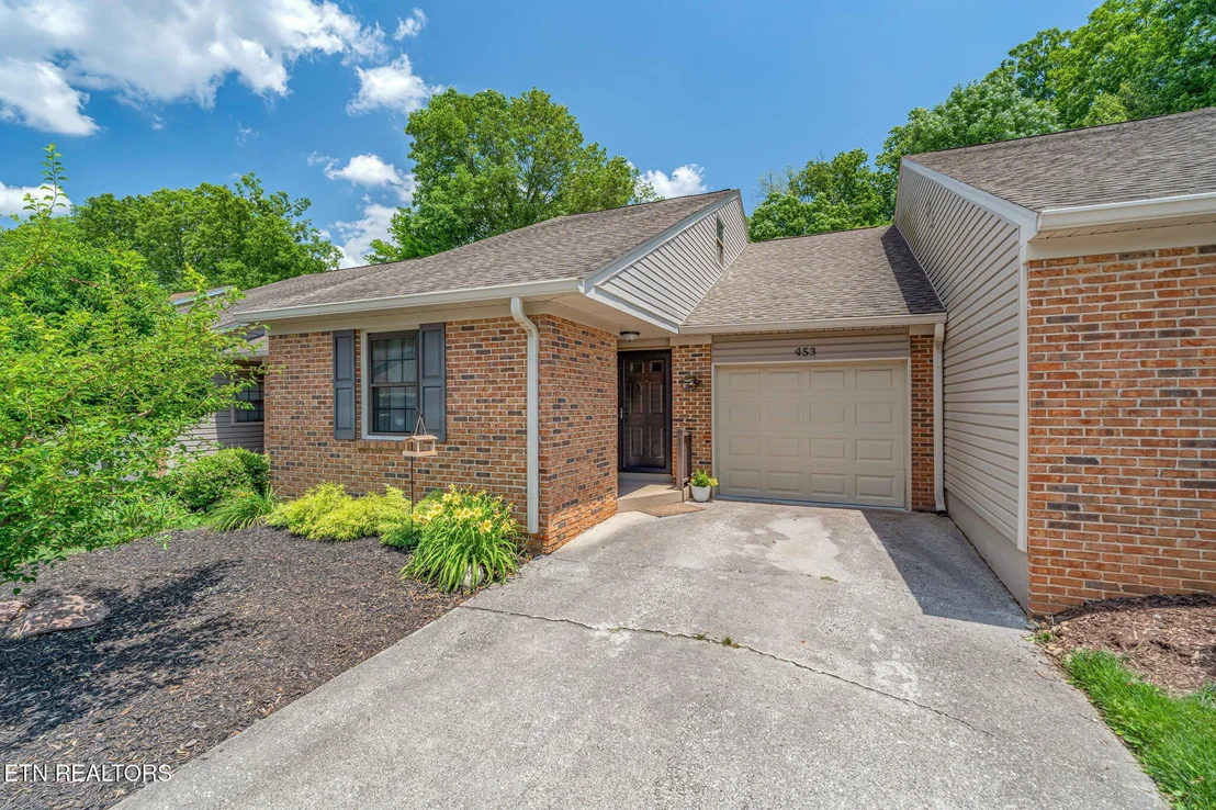 Photo of 453 Amanda Circle