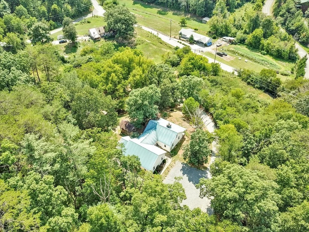 Photo of 1352 Helton Road