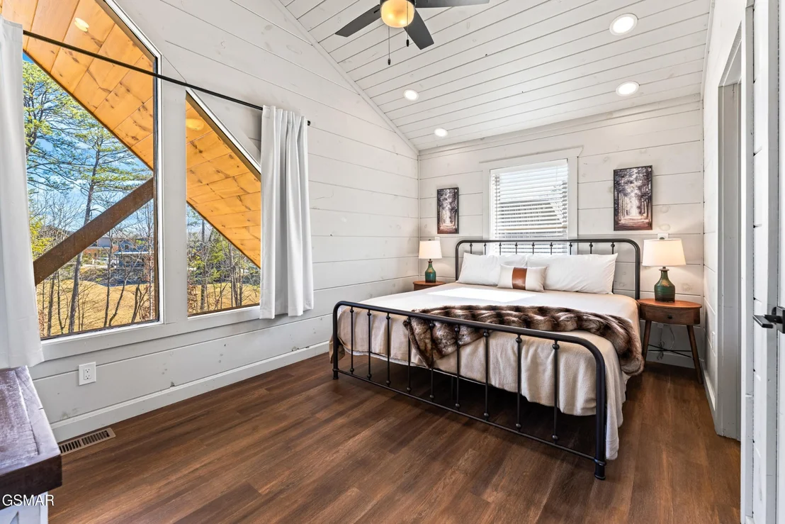 Photo of 2848 Sequoia Road