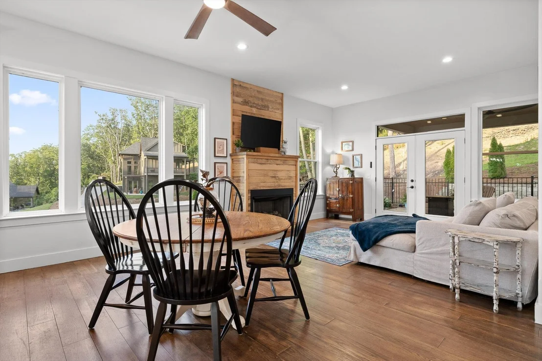 Photo of 9962 Caseview Drive