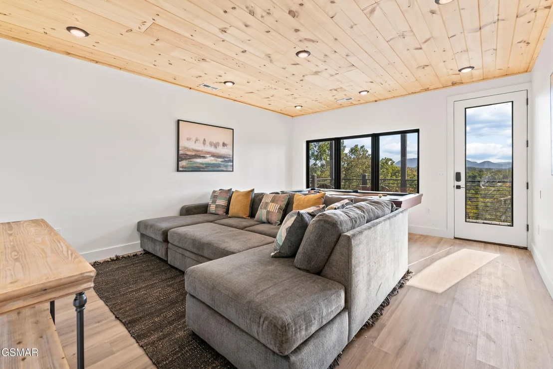 Photo of 405 Compass Point Way