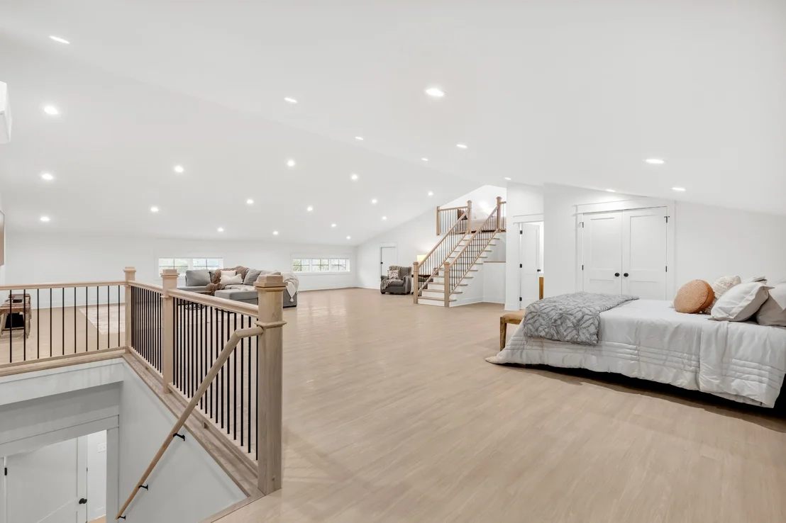 Photo of 156 Junction Dr